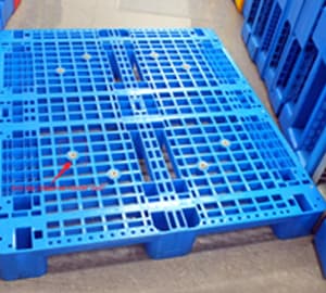 Pallets ecológicos apilados